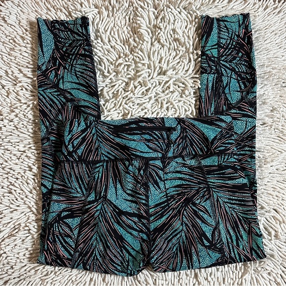LULULEMON Tight Stuff Tight in Mini Palm Lace Tofino Teal Multi Sz. 8 - Picture 6 of 12